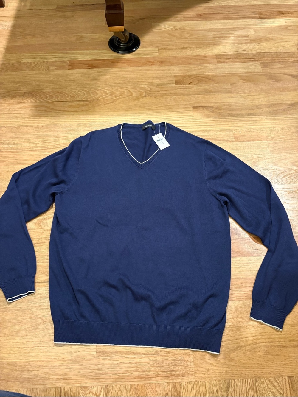 Paul Fredrick Navy V-Neck 100% Pima Cotton Sweater with Contrast Trim Sz L